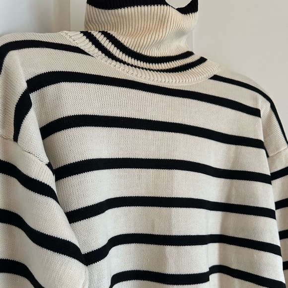 Striped Knit Sweater One Size - Picture 3 of 5